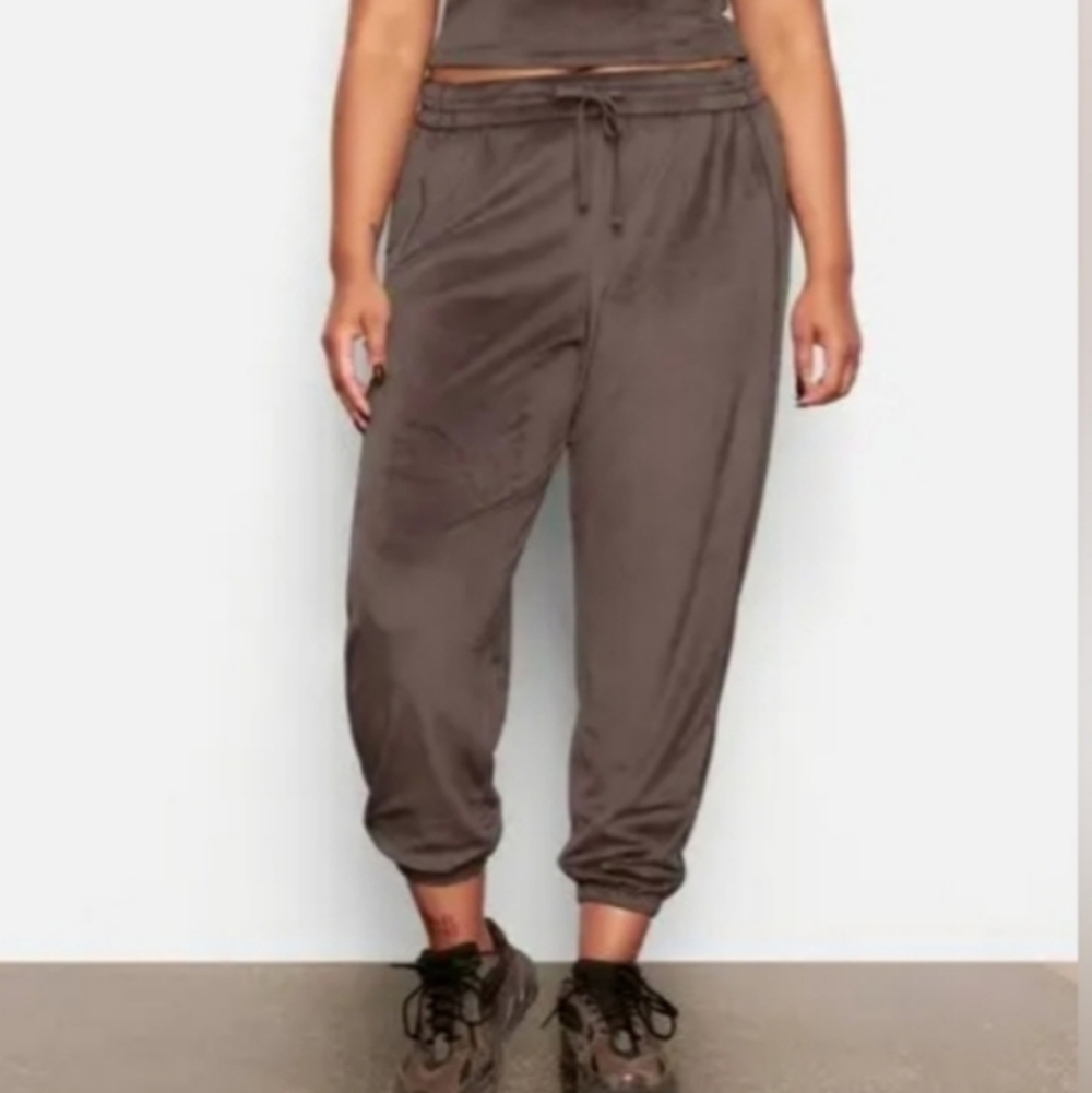 SKIMS Velour Oversized Brown Jogger Women's Size 3X